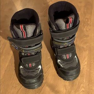 Jacalu snow boots- size 30/ US little boys 12